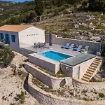 Villa Kampaki Stone Áyios Nikítas