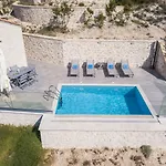 Kampaki Stone * Άγιος Νικήτας