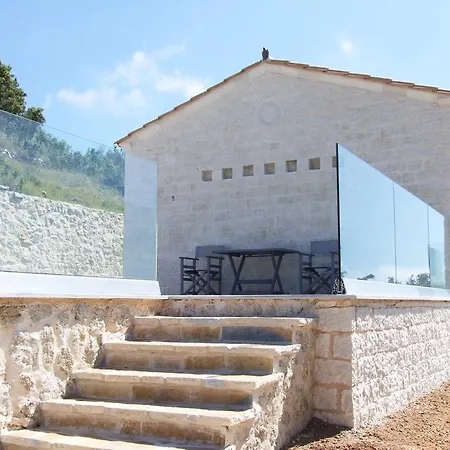 Kampaki Stone * Agios Nikitas
