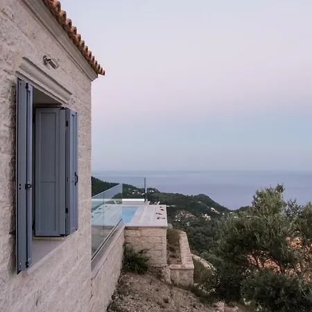 Kampaki Stone Άγιος Νικήτας